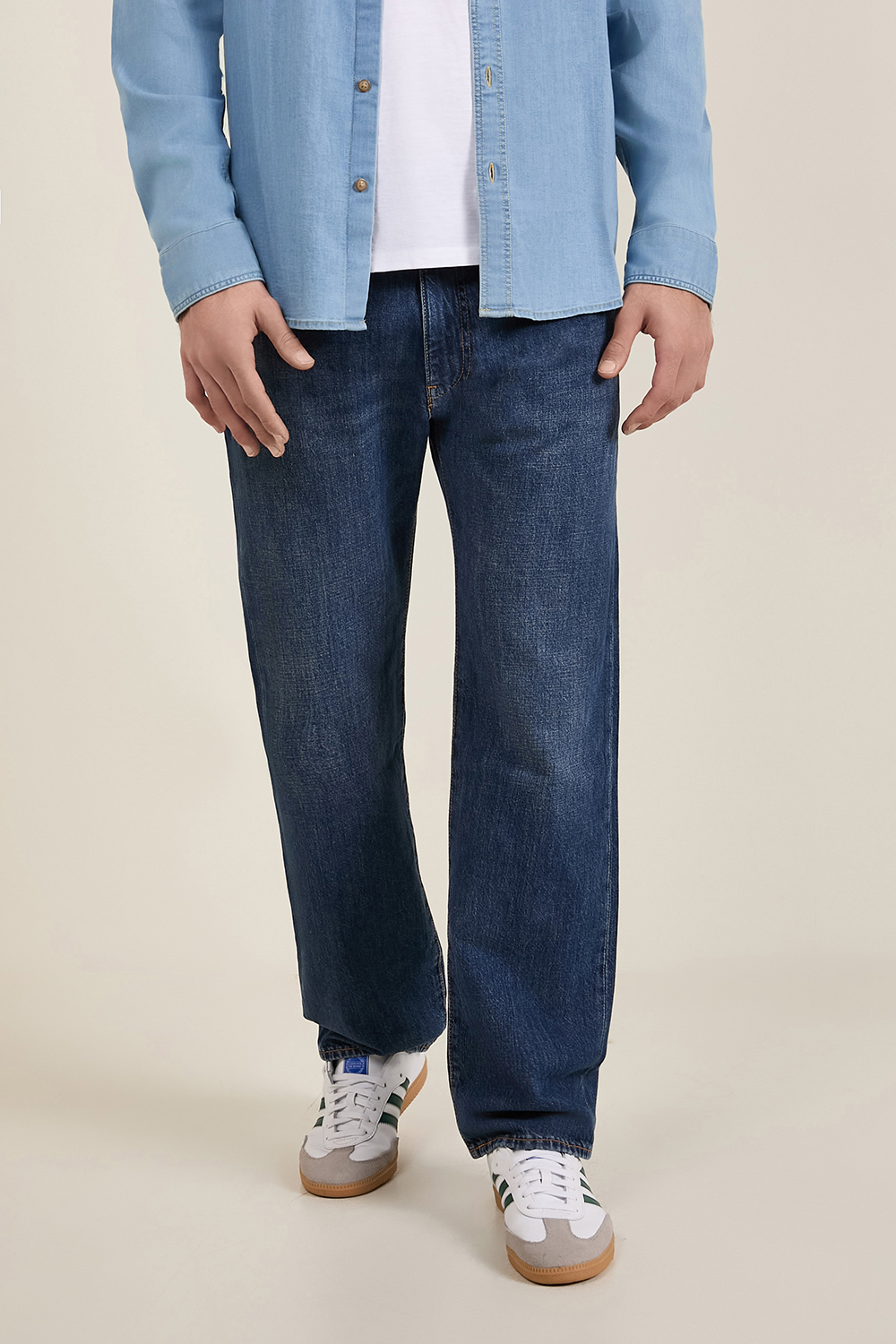 תמונת דוגמן קידמית של מכנסי ג'ינס 555