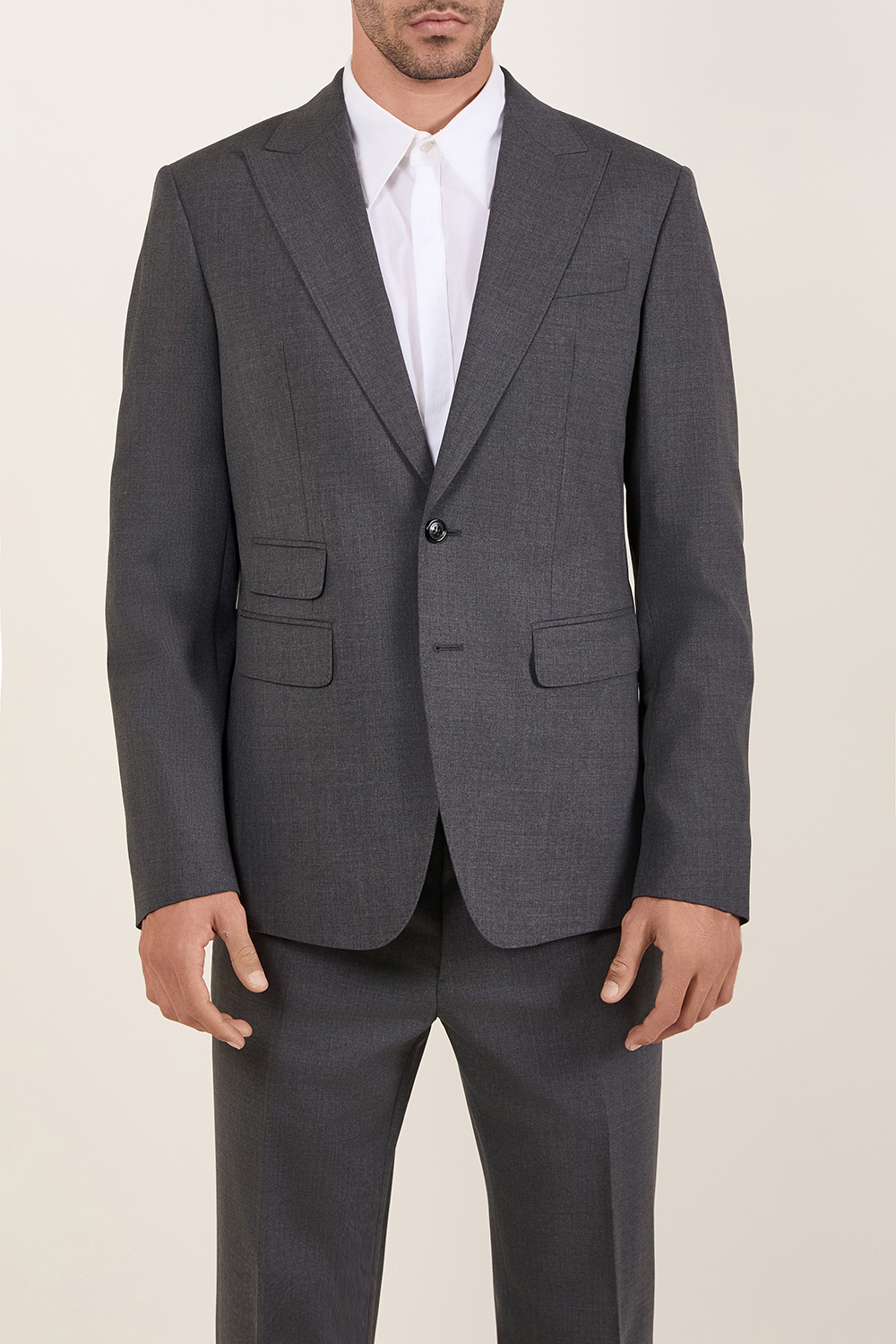 תמונת דוגמן קידמית של חליפה מחוייטת - ז'קט ומכנסיים