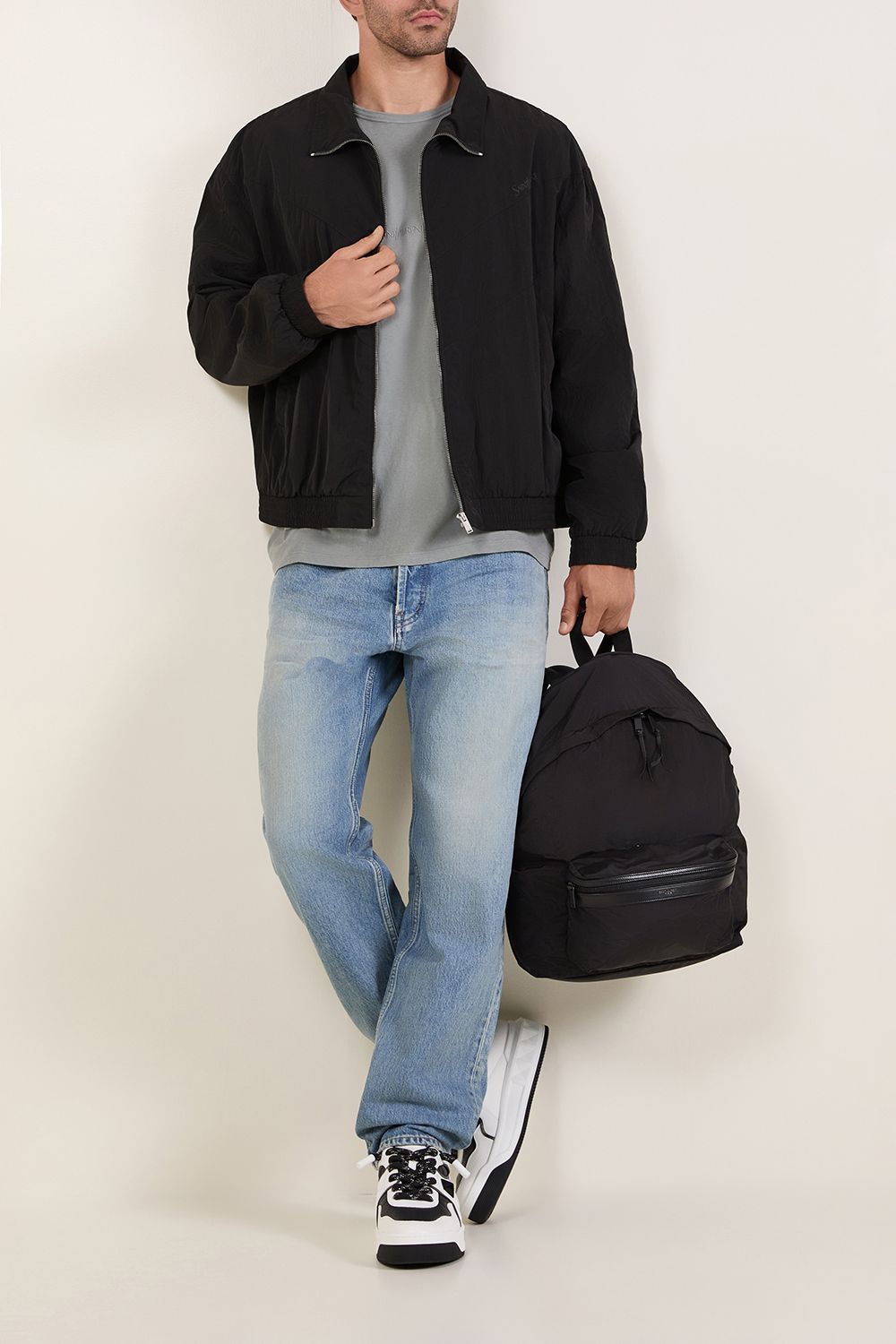 תמונת דוגמן קידמית של תיק גב