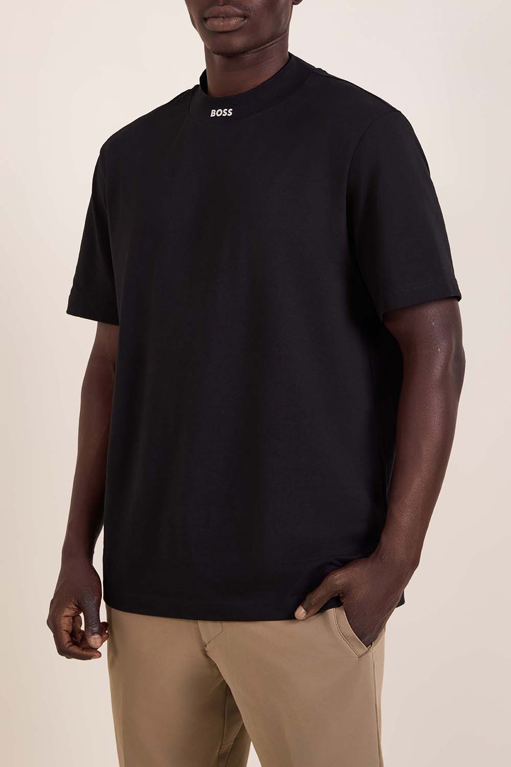 תמונת דוגמן קידמית של חולצת טי