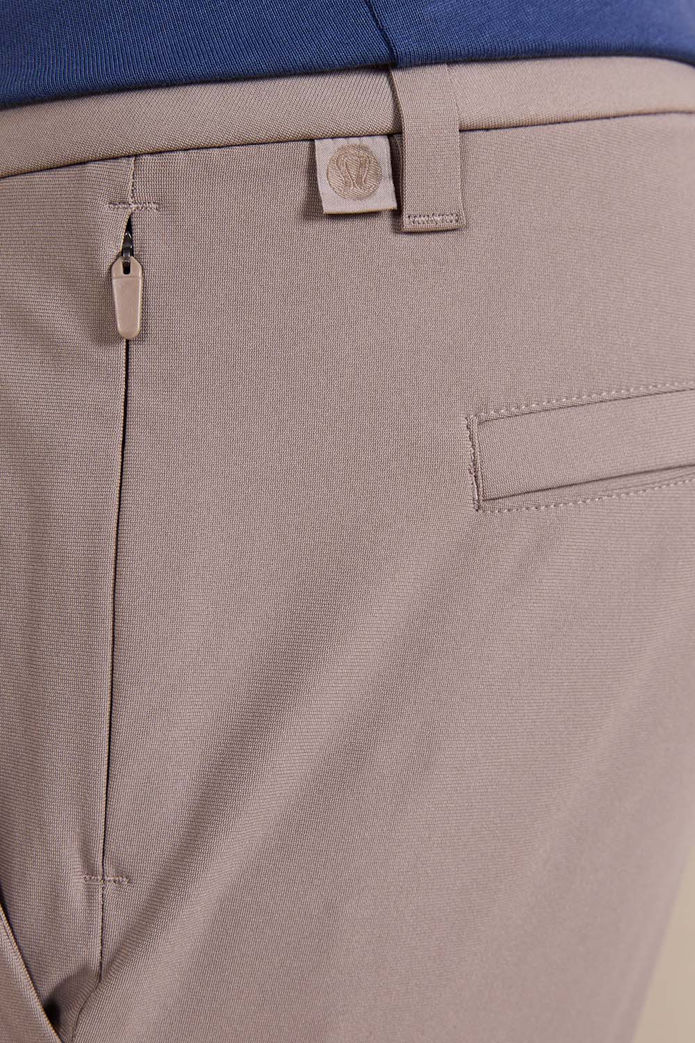 תמונת תקריב דוגמן של ABC Slim-Fit Trouser 32L *Warpstreme