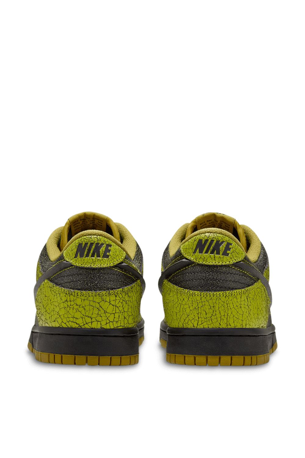 תמונת תקריב של נעלי סניקרס דאנק רטרו האלווין