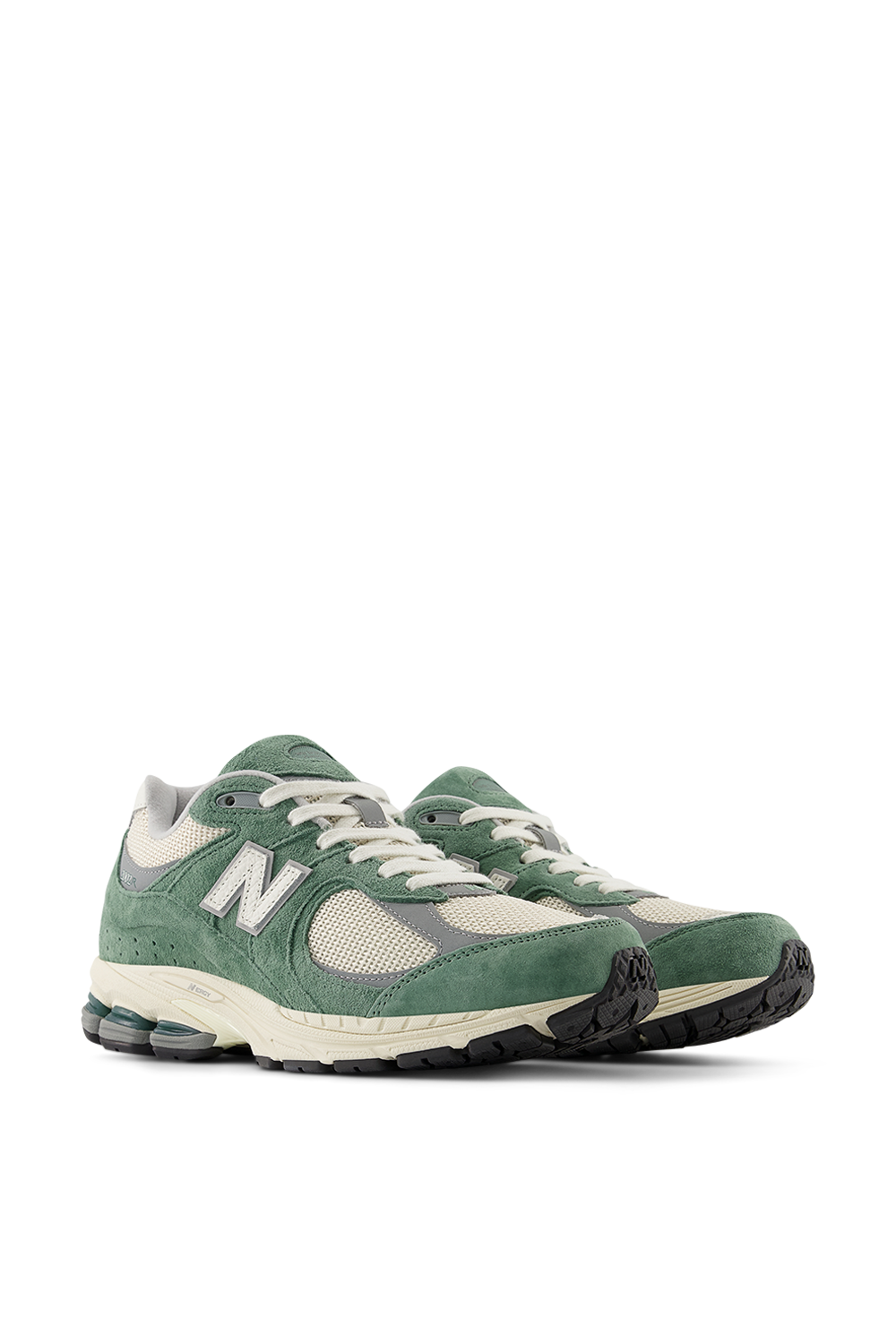 תמונת פנים של נעלי סניקרס 2002