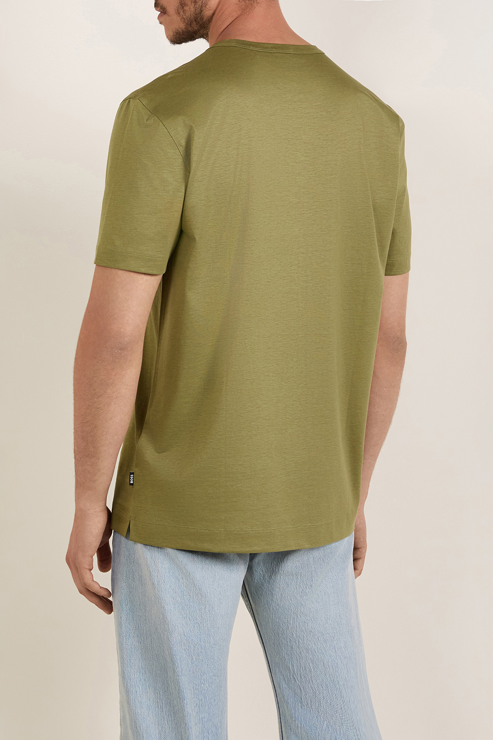 תמונת דוגמן אחורית של חולצת טי