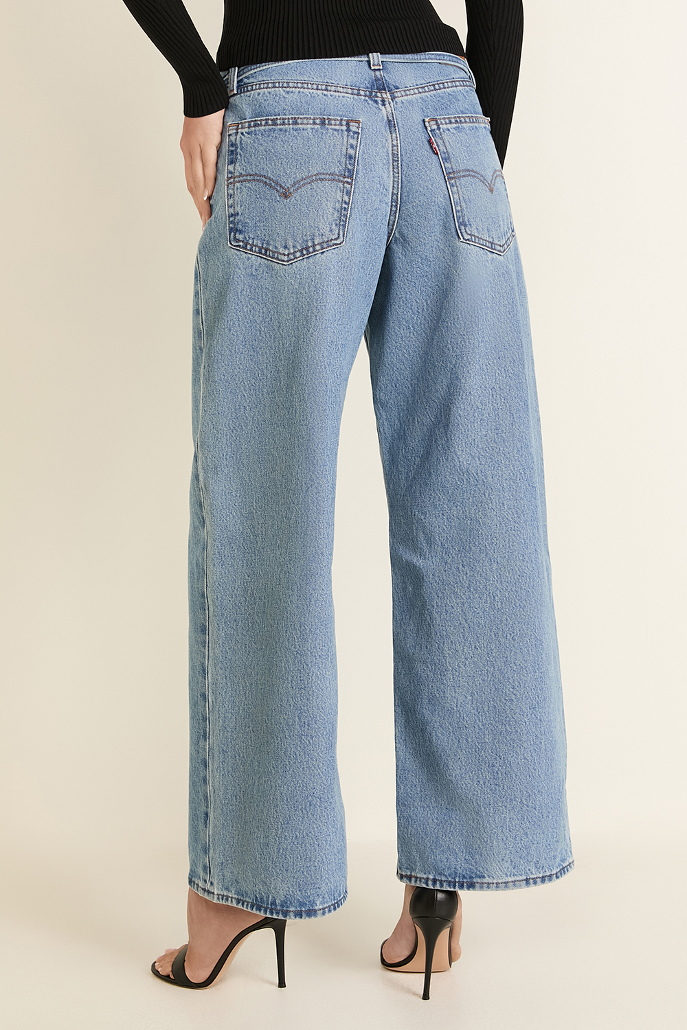 תמונת דוגמן אחורית של מכנסי ג'ינס XL ישרים