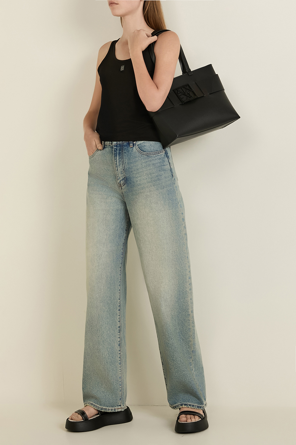 תמונת דוגמן קידמית של תיק כתף