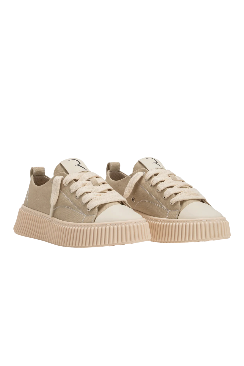 תמונת תקריב של נעלי סניקרס 2020