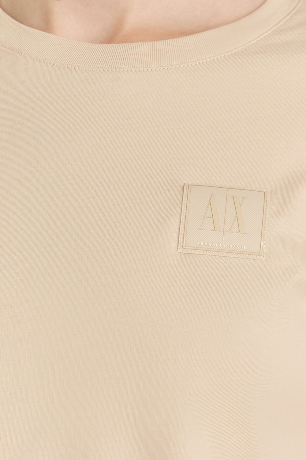 תמונת תקריב דוגמן של חולצת טי