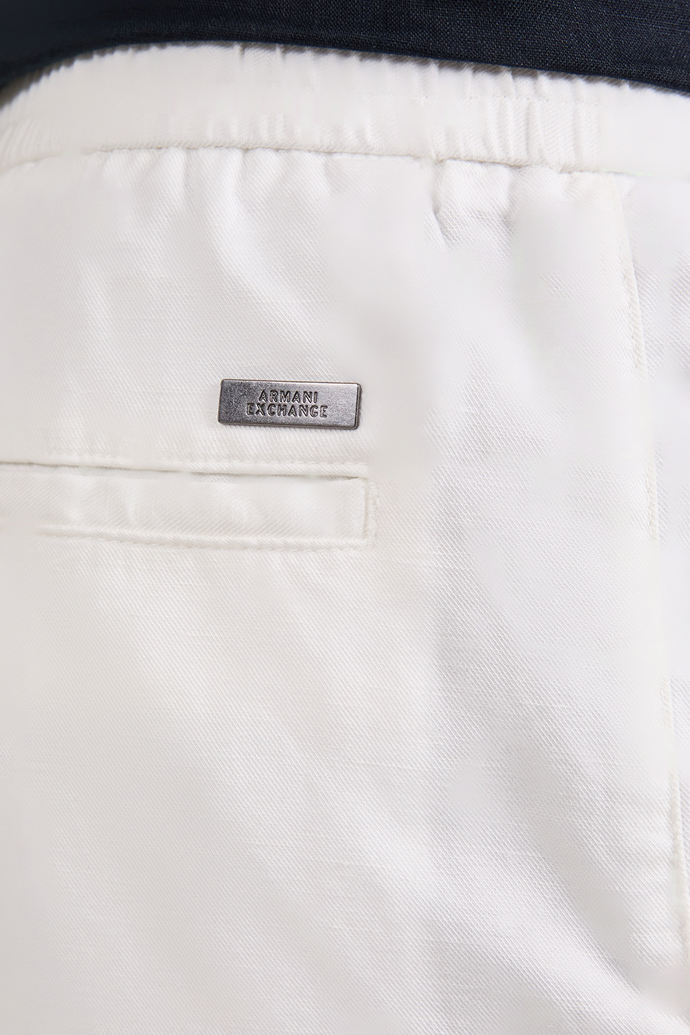 תמונת תקריב דוגמן של מכנסיים קצרים