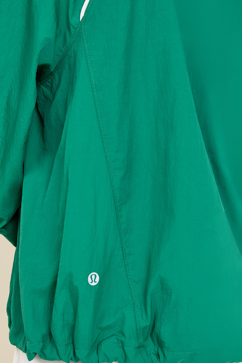 תמונת תקריב דוגמן של License to Train Lightweight Jacket