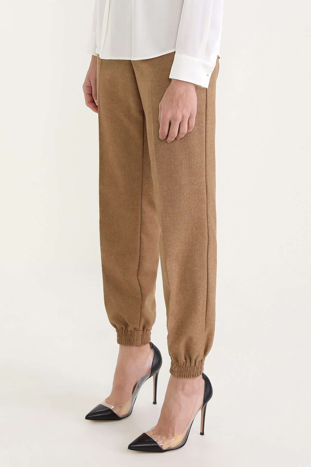 תמונת דוגמן קידמית של מכנסי אופנה מצמר