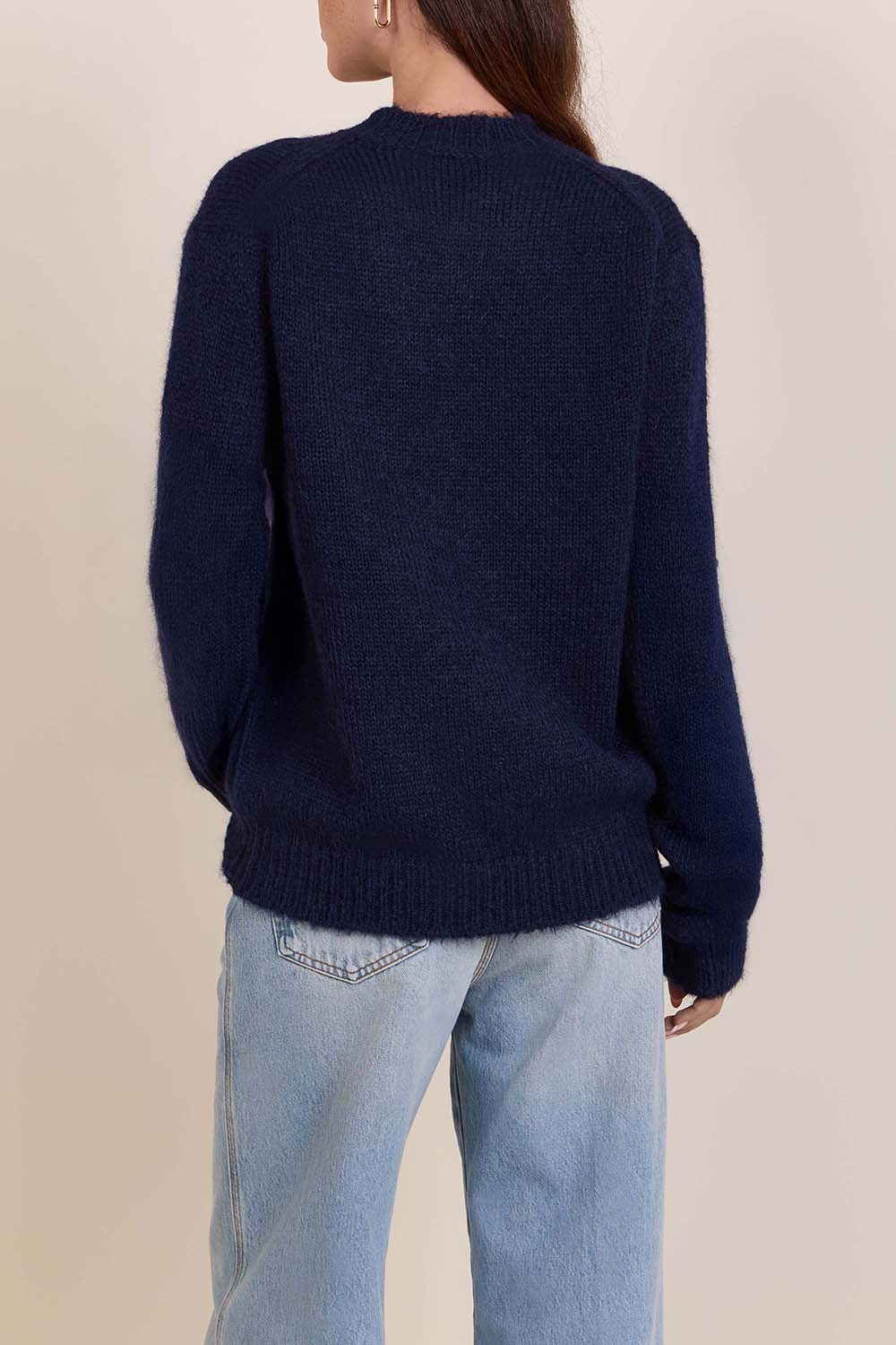 תמונת דוגמן אחורית של סריג צמר