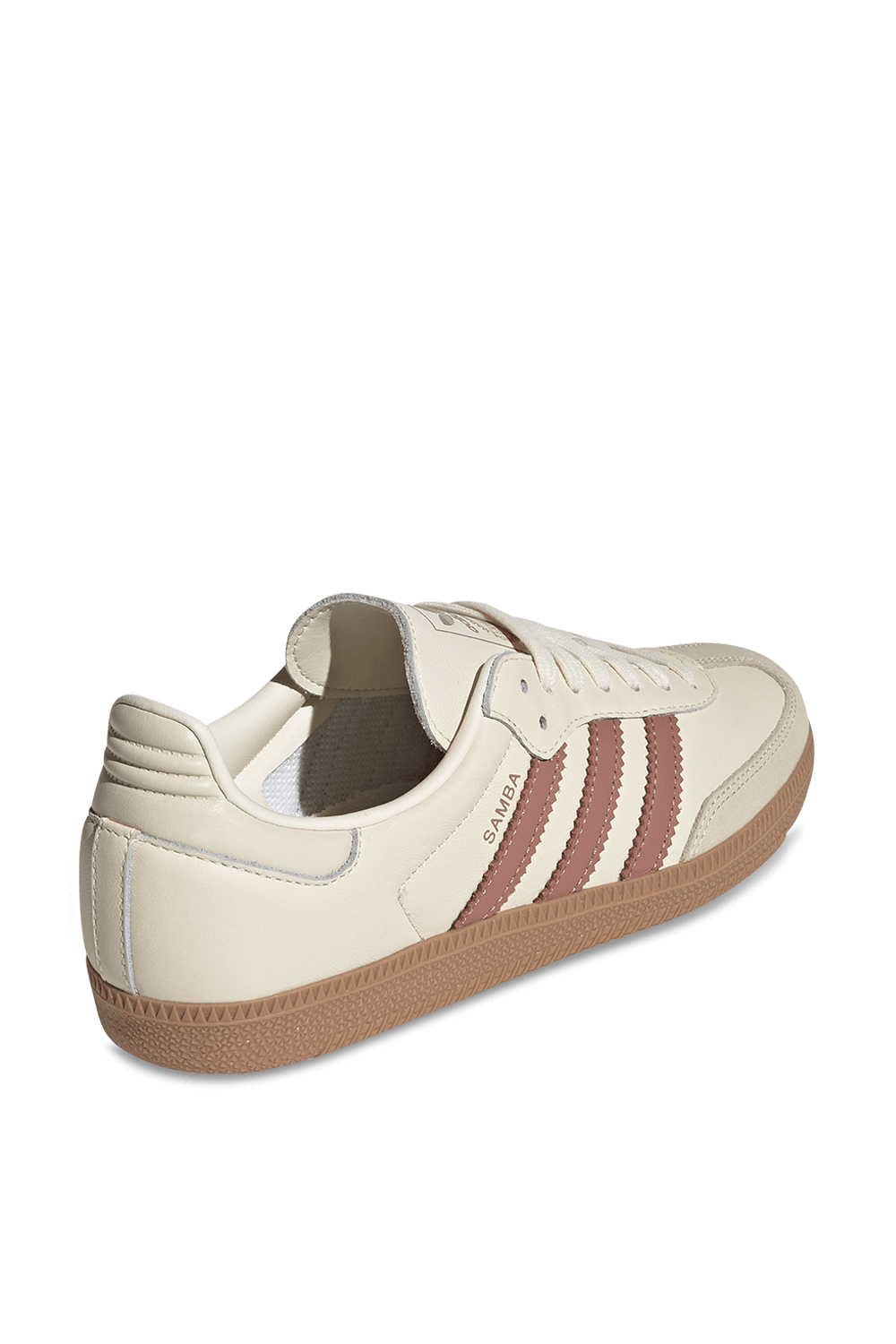 תמונת תקריב של נעלי סניקרס סמבה