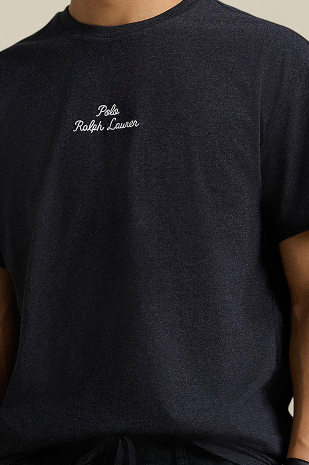 תמונת תקריב דוגמן של חולצת טי