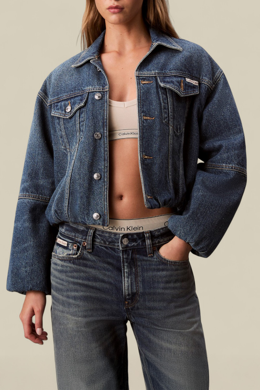 תמונת דוגמן קידמית של ז'קט ג'ינס מרופד