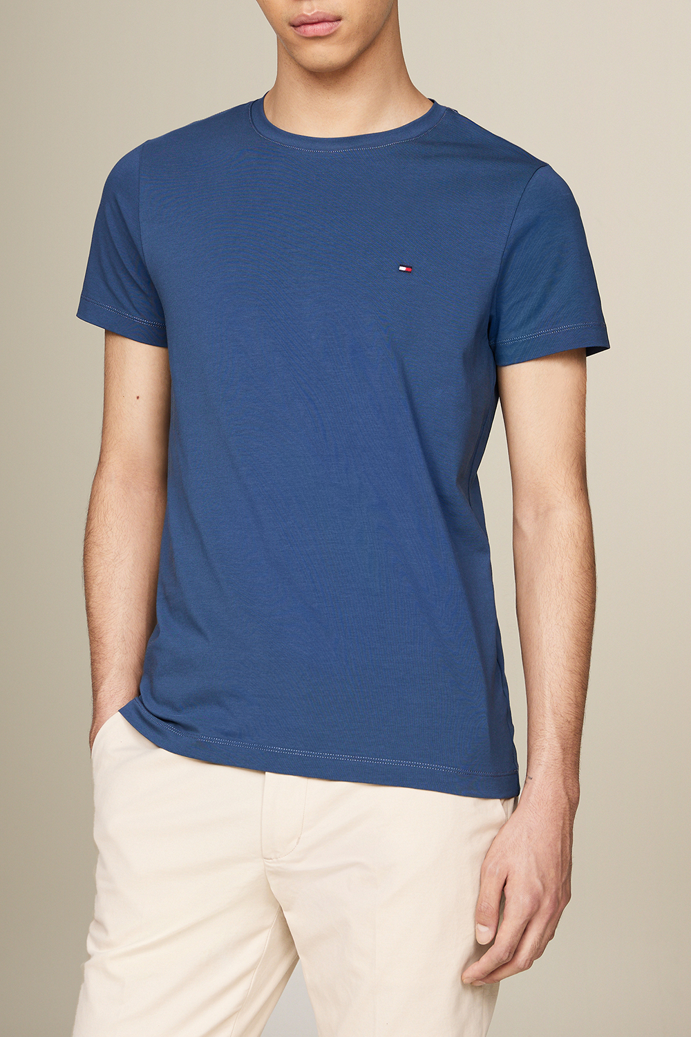 תמונת דוגמן קידמית של חולצת טי אקסטרה סלים פיט