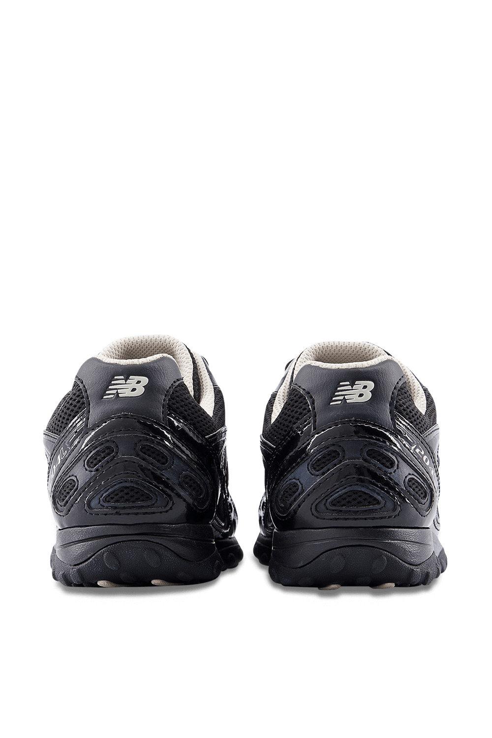 תמונת פנים של נעלי סניקרס 204 L