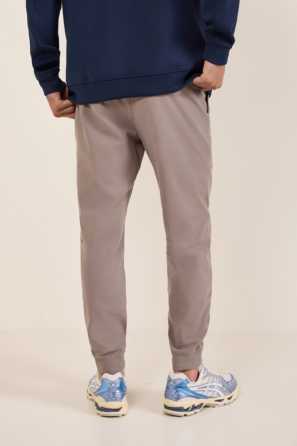 תמונת דוגמן אחורית של ABC Regular Jogger Warpstreme™