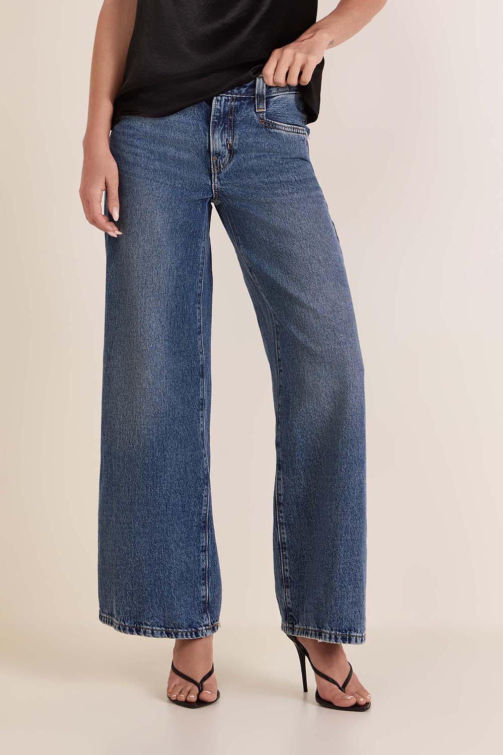 תמונת דוגמן קידמית של מכנסי ג'ינס באגי 94