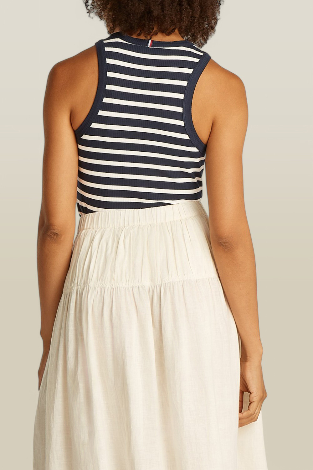 תמונת דוגמן אחורית של גופייה