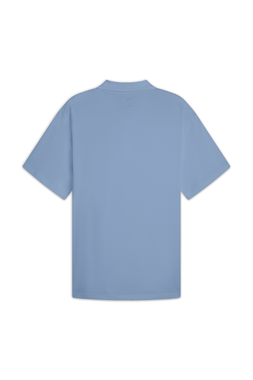 תמונה אחורית של חולצת פולו