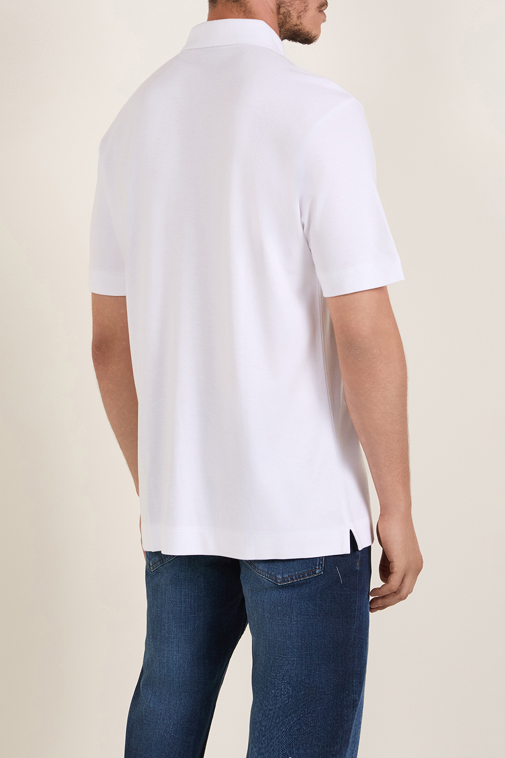 תמונת דוגמן אחורית של חולצת פולו