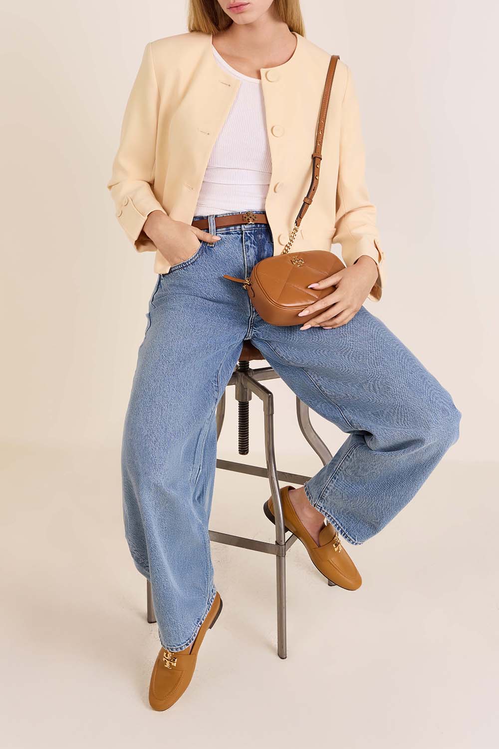 תמונת דוגמן קידמית של מוקסינים