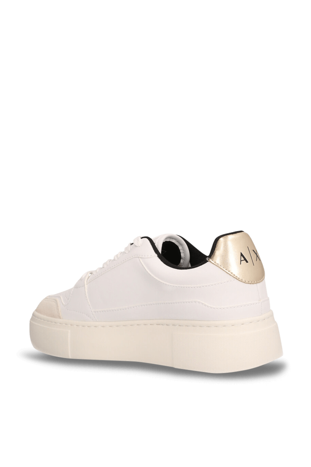 תמונה אחורית של נעלי סניקרס