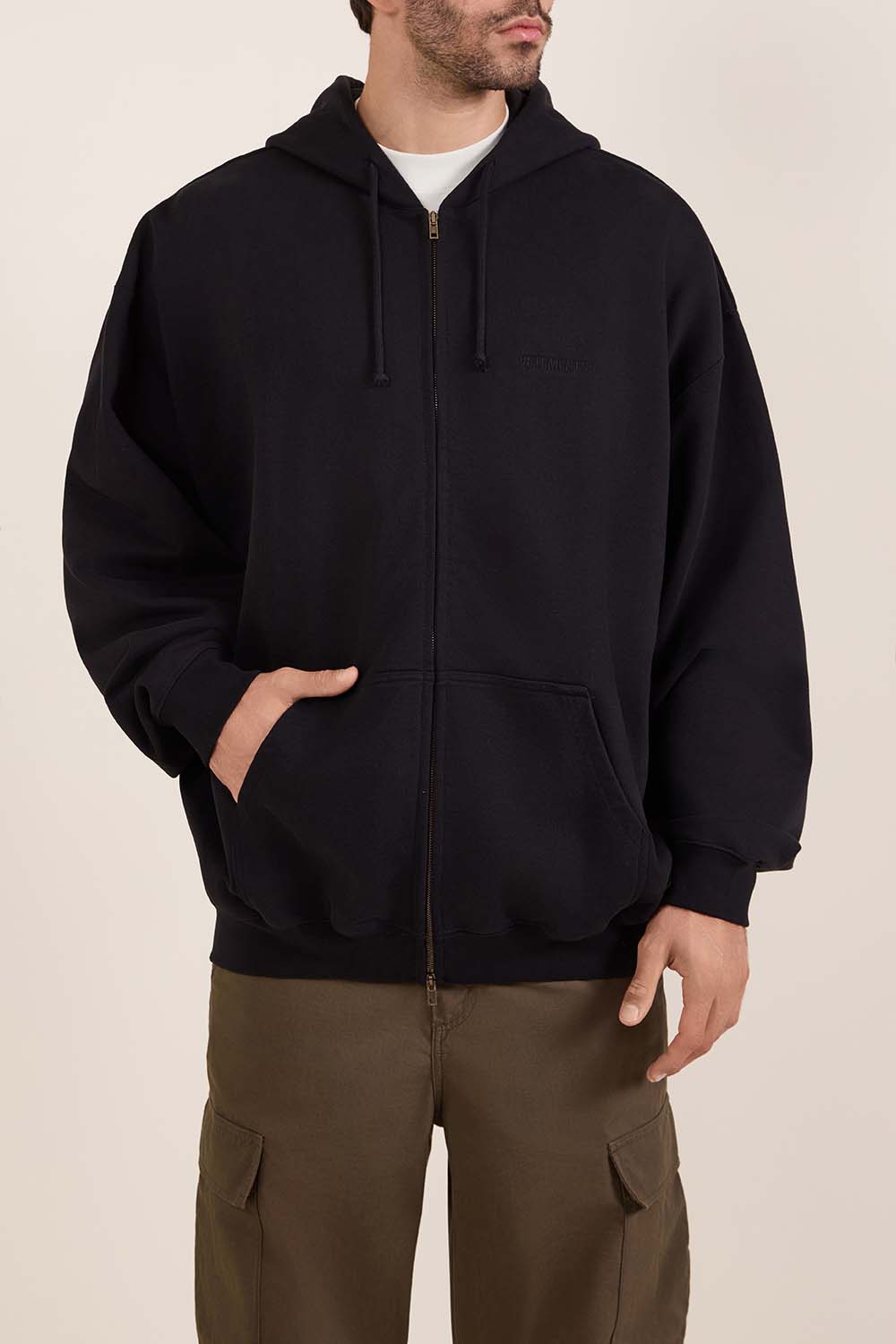 תמונת דוגמן קידמית של ז'קט קפוצ'ון