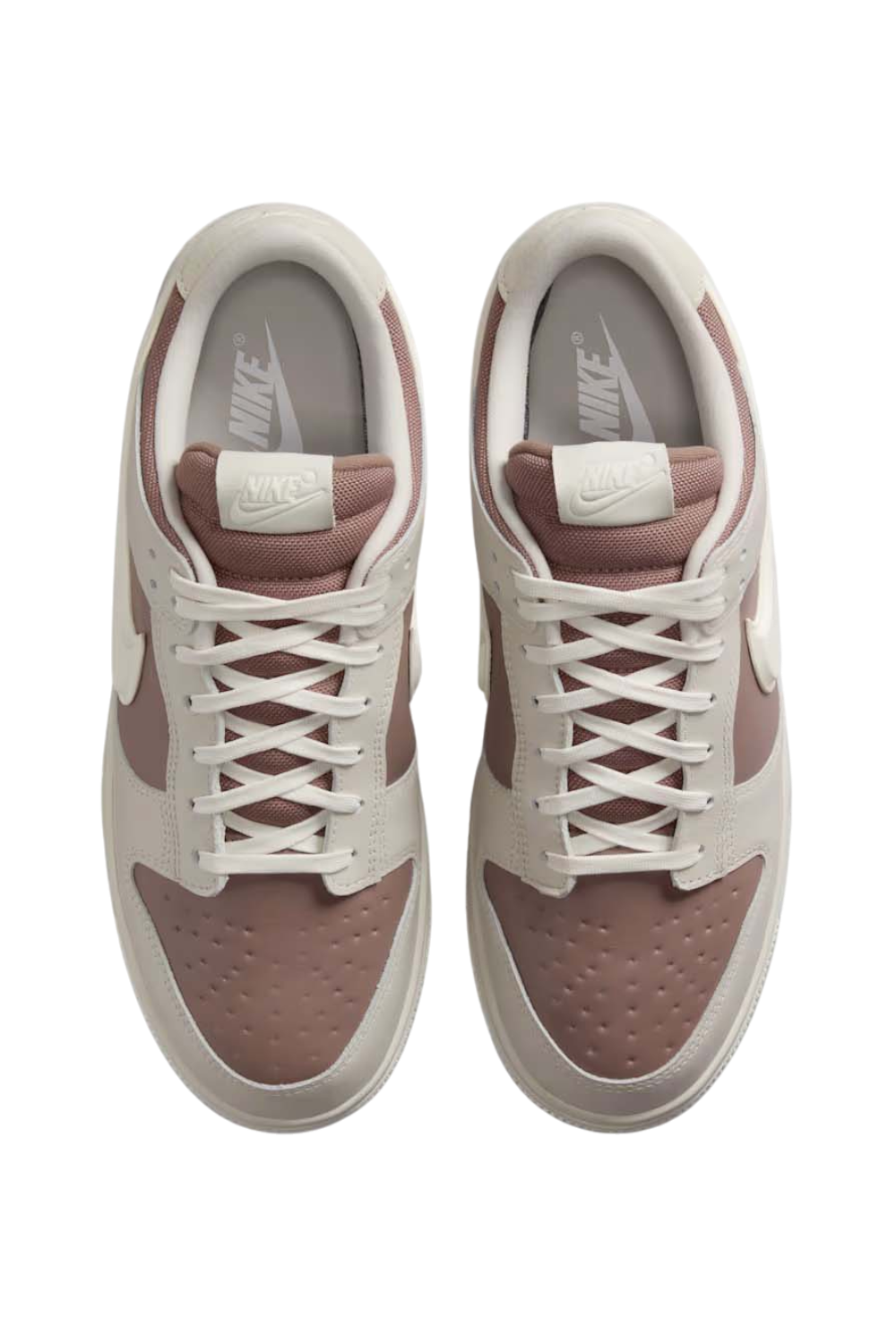 תמונת תקריב של נעלי סניקרס דאנק גורטקס