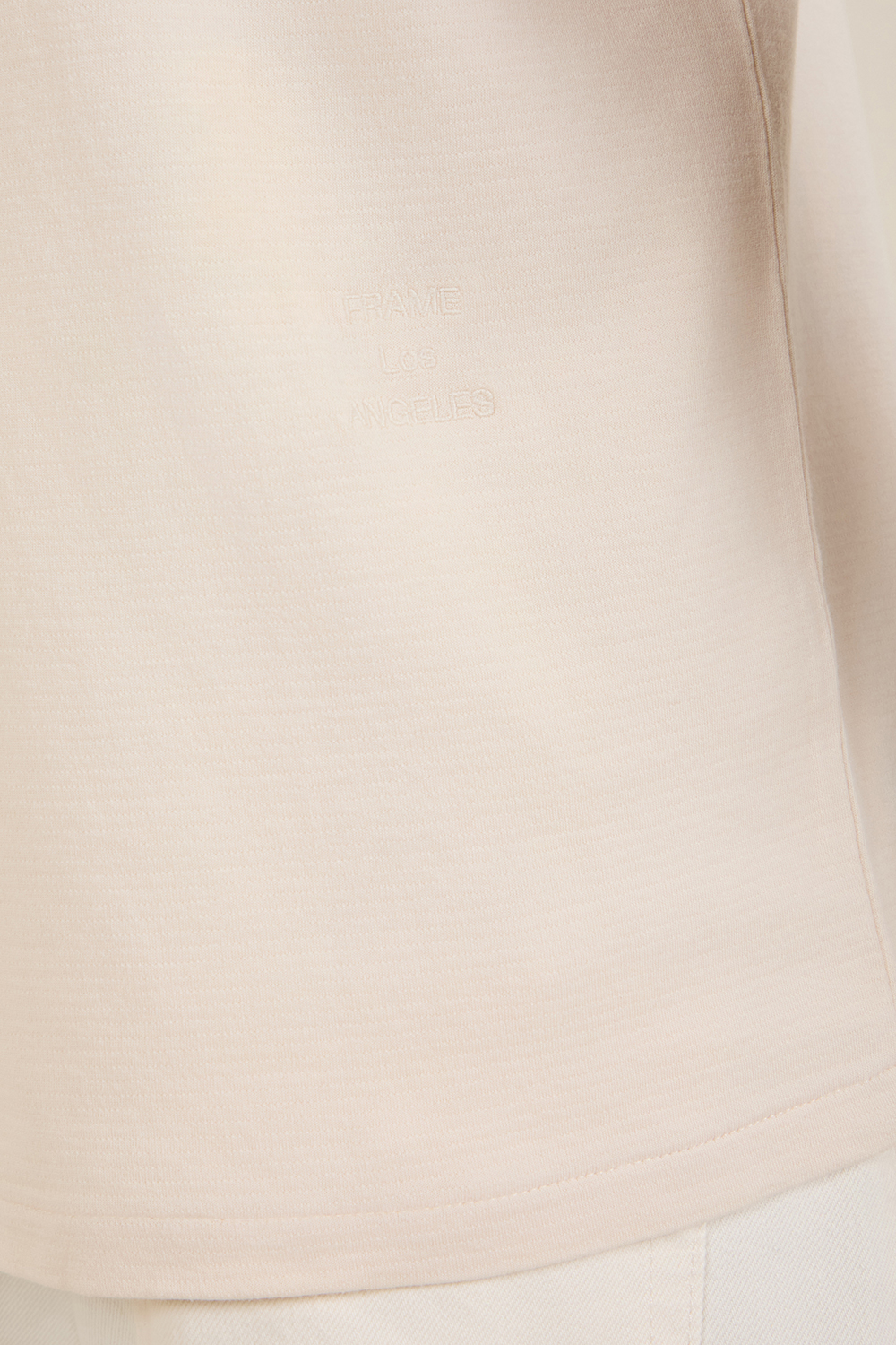 תמונת תקריב דוגמן של חולצת טי