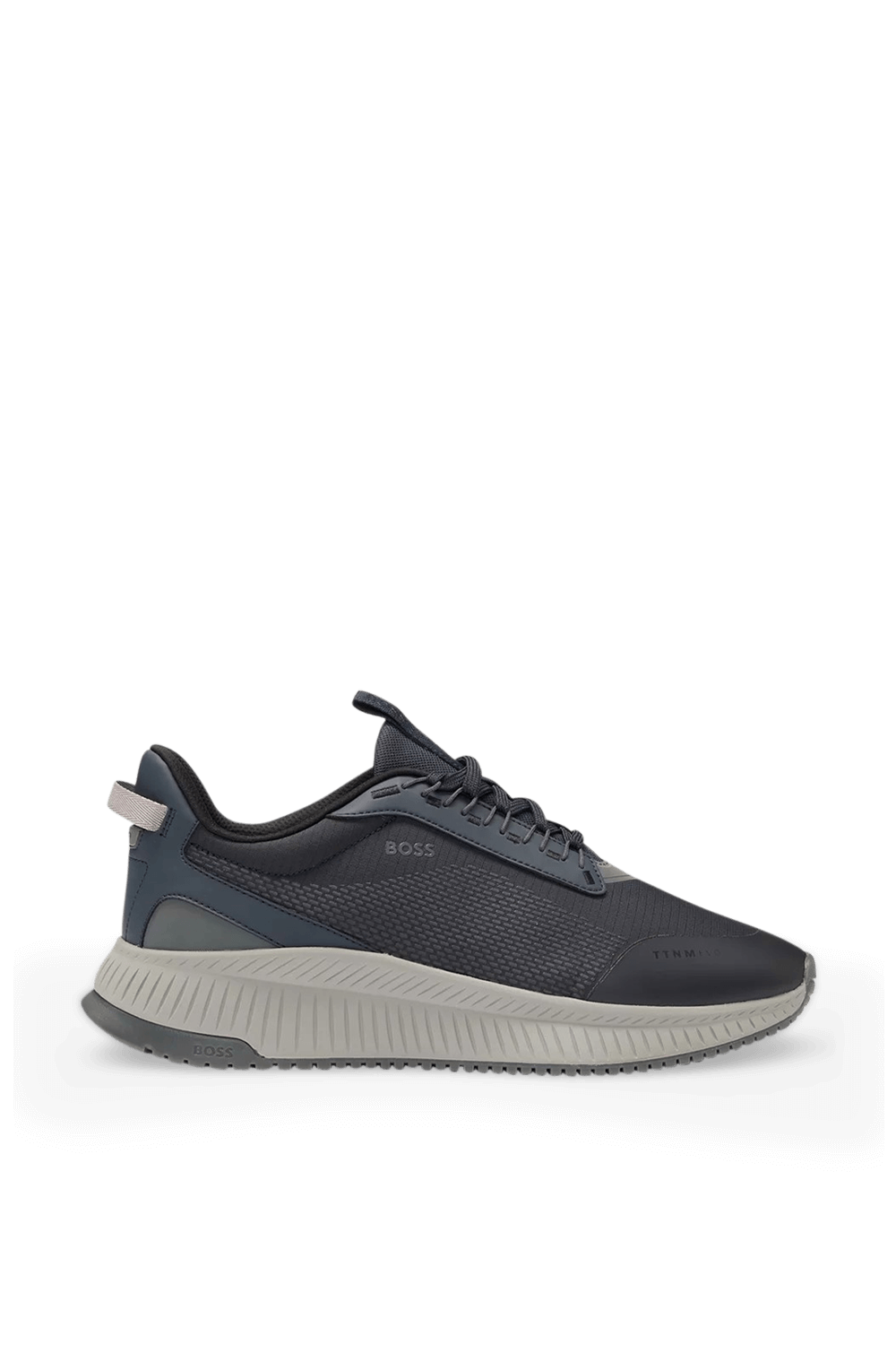 תמונה קידמית של נעלי סניקרס