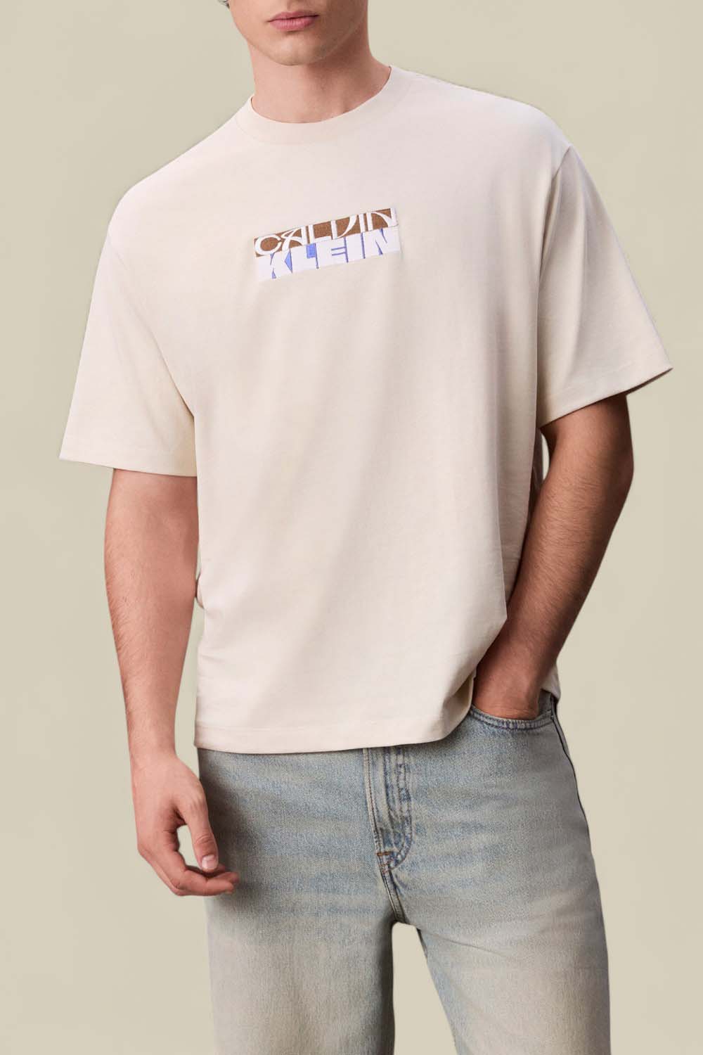 תמונת דוגמן קידמית של חולצת טי