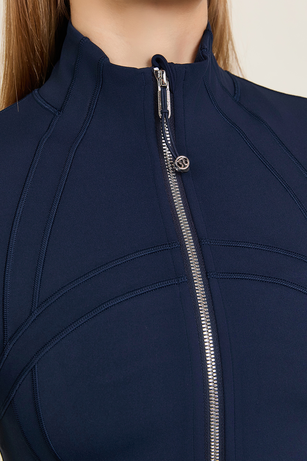 תמונת תקריב דוגמן של Define™ Cropped Jacket *Nulu