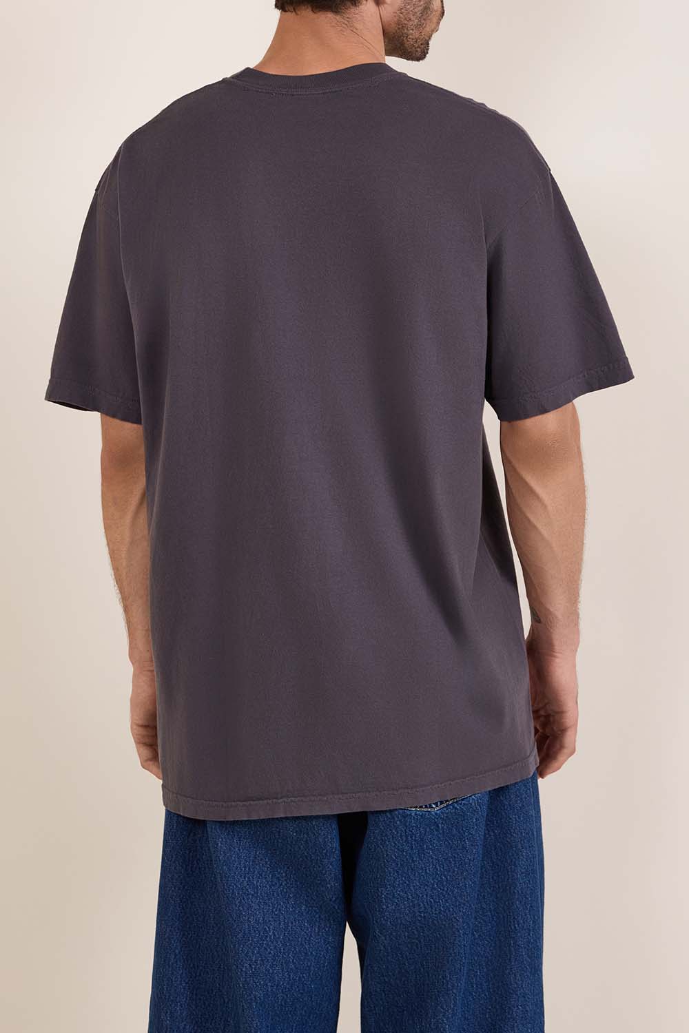 תמונת תקריב דוגמן של חולצת טי