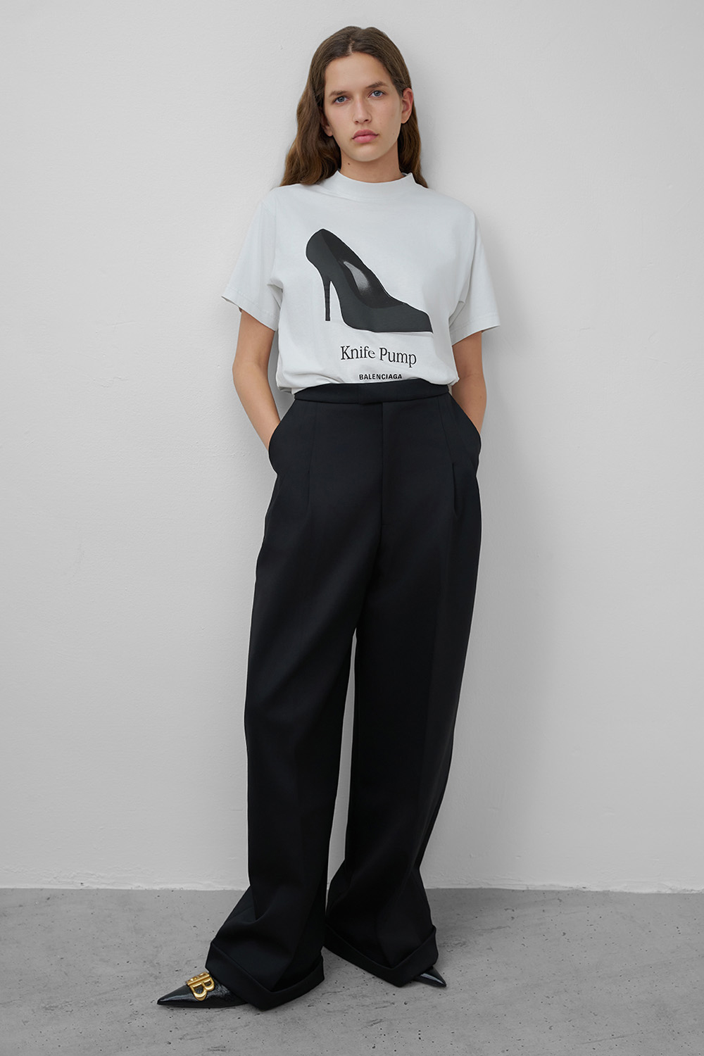 תמונת דוגמן קידמית של נעלי עקב סלינג בק