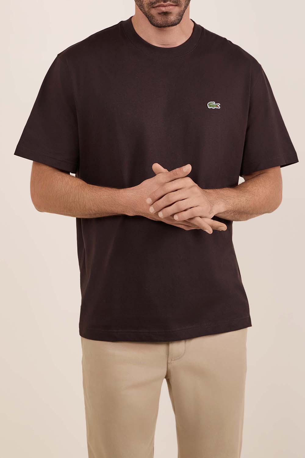 תמונת דוגמן קידמית של חולצת טי