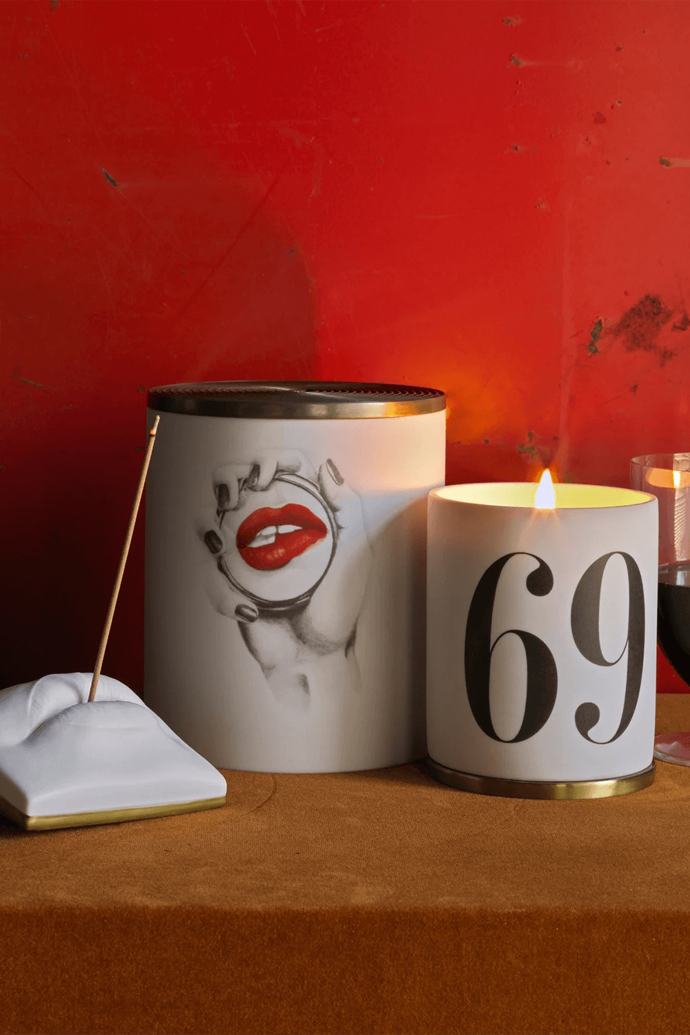 תמונת תקריב של OH MON DIEU NO.69 INCENSE (60 STICKS)