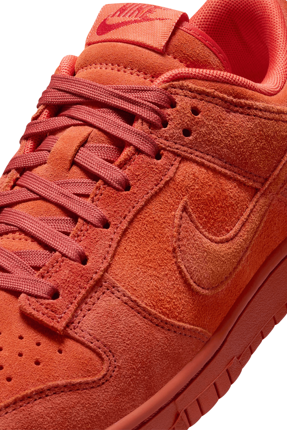 תמונת פנים של נעלי סניקרס דאנק