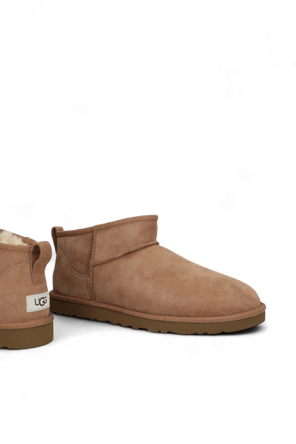 תמונת תקריב של מגפוני קלאסיק אולטרה מיני