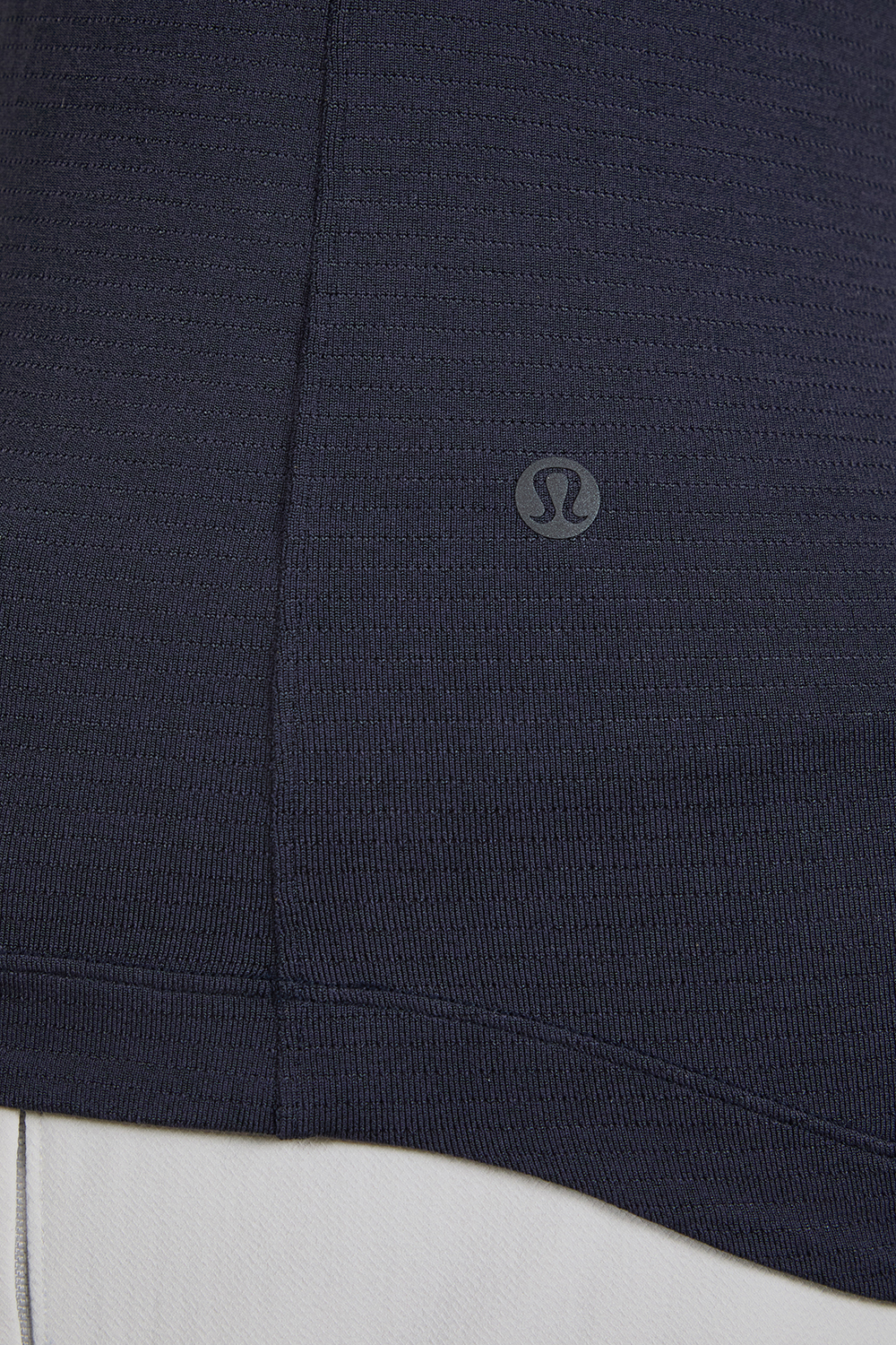 תמונת תקריב דוגמן של License to Train Short Sleeve