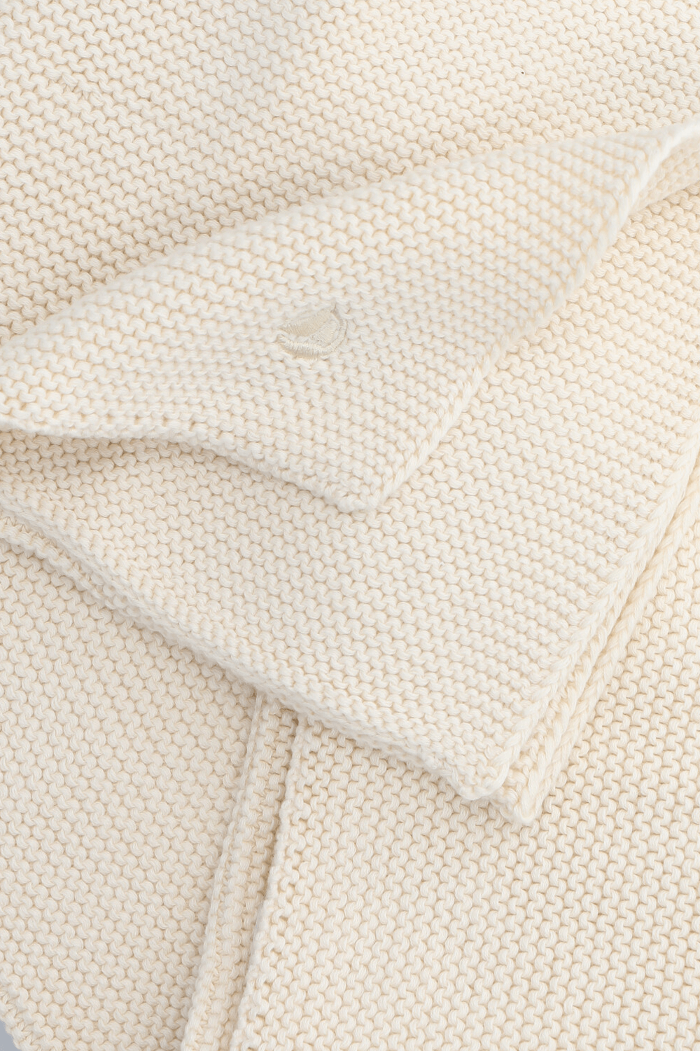 תמונה אחורית של שמיכה סרוגה