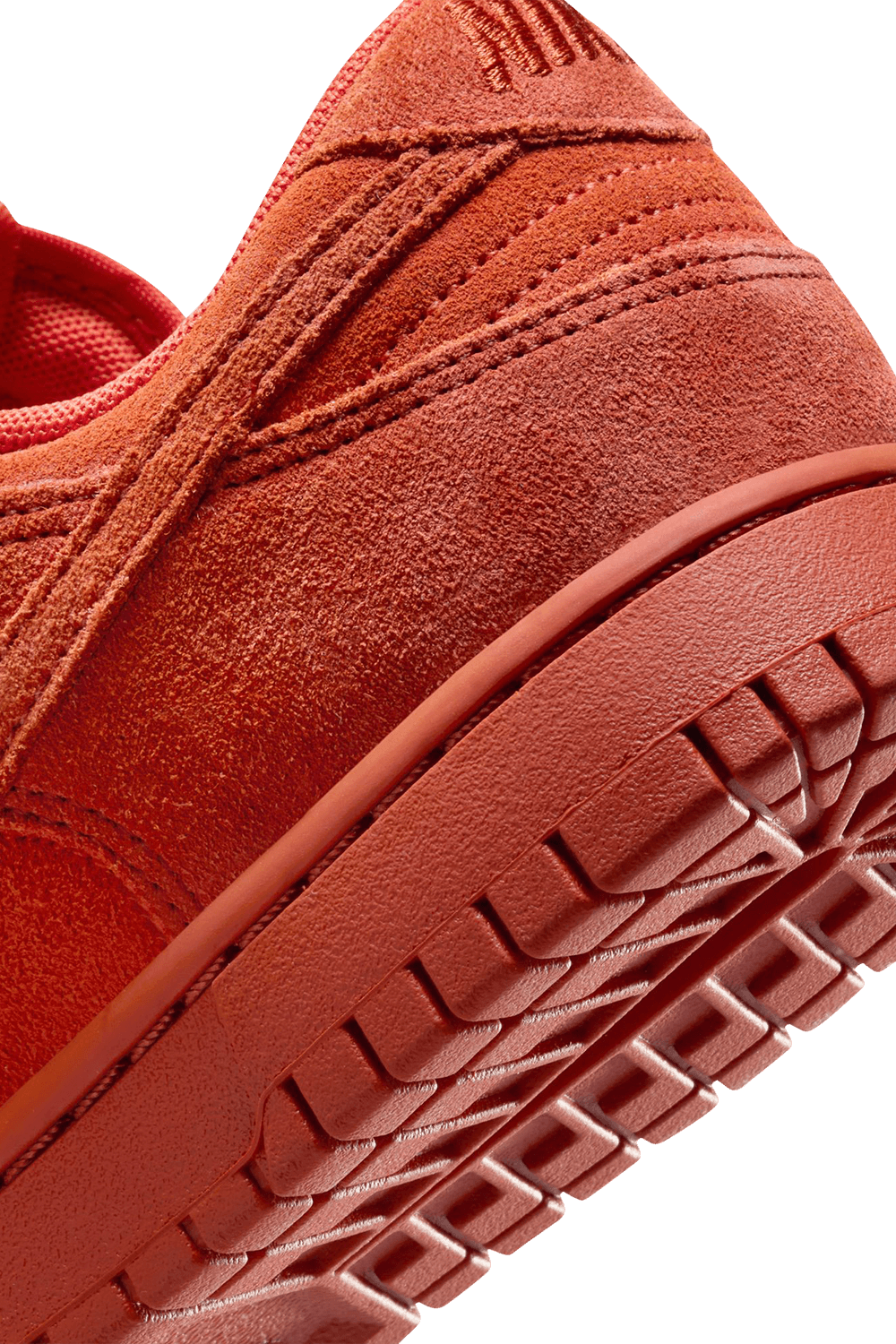 תמונת תקריב של נעלי סניקרס דאנק