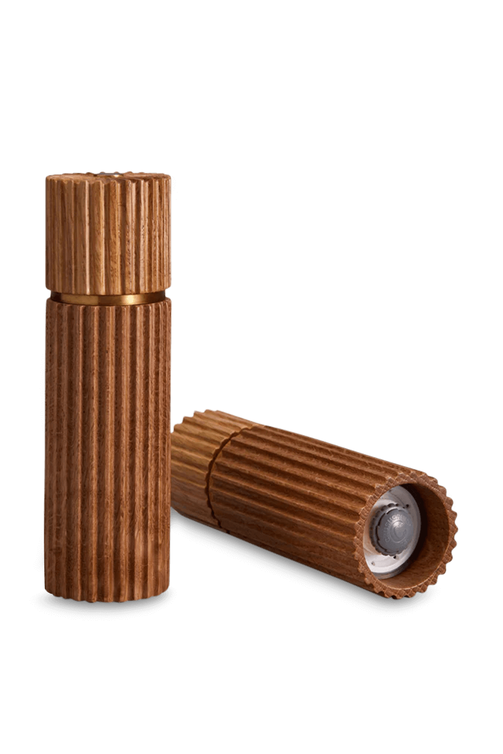 תמונת פנים של סט מלחייה ופלפליה מעץ