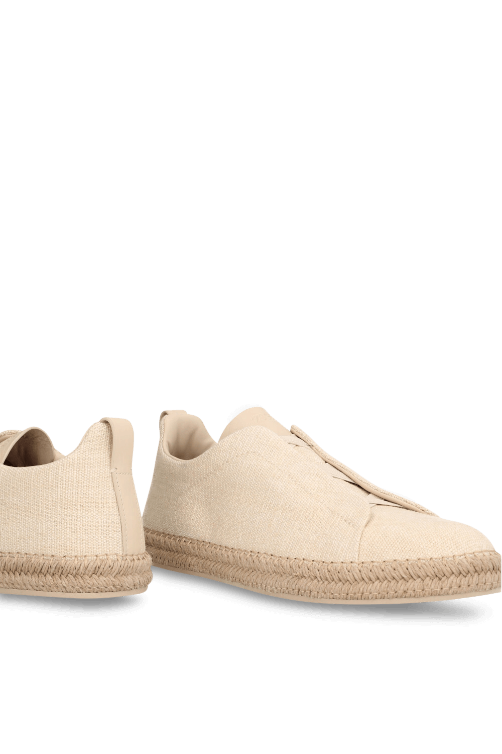 תמונת תקריב של נעלי אספדריל