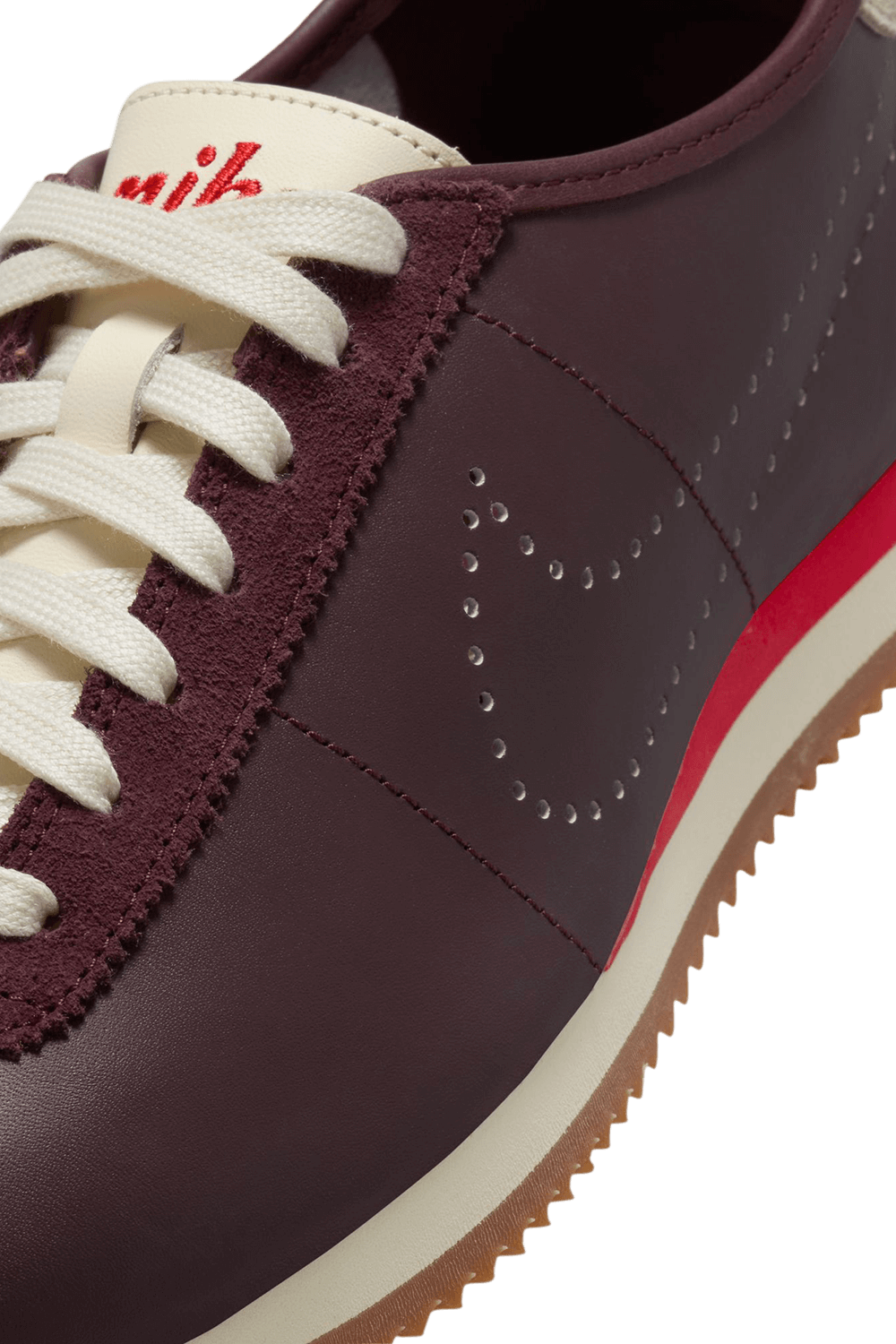 תמונת פנים של נעלי סניקרס קורטז