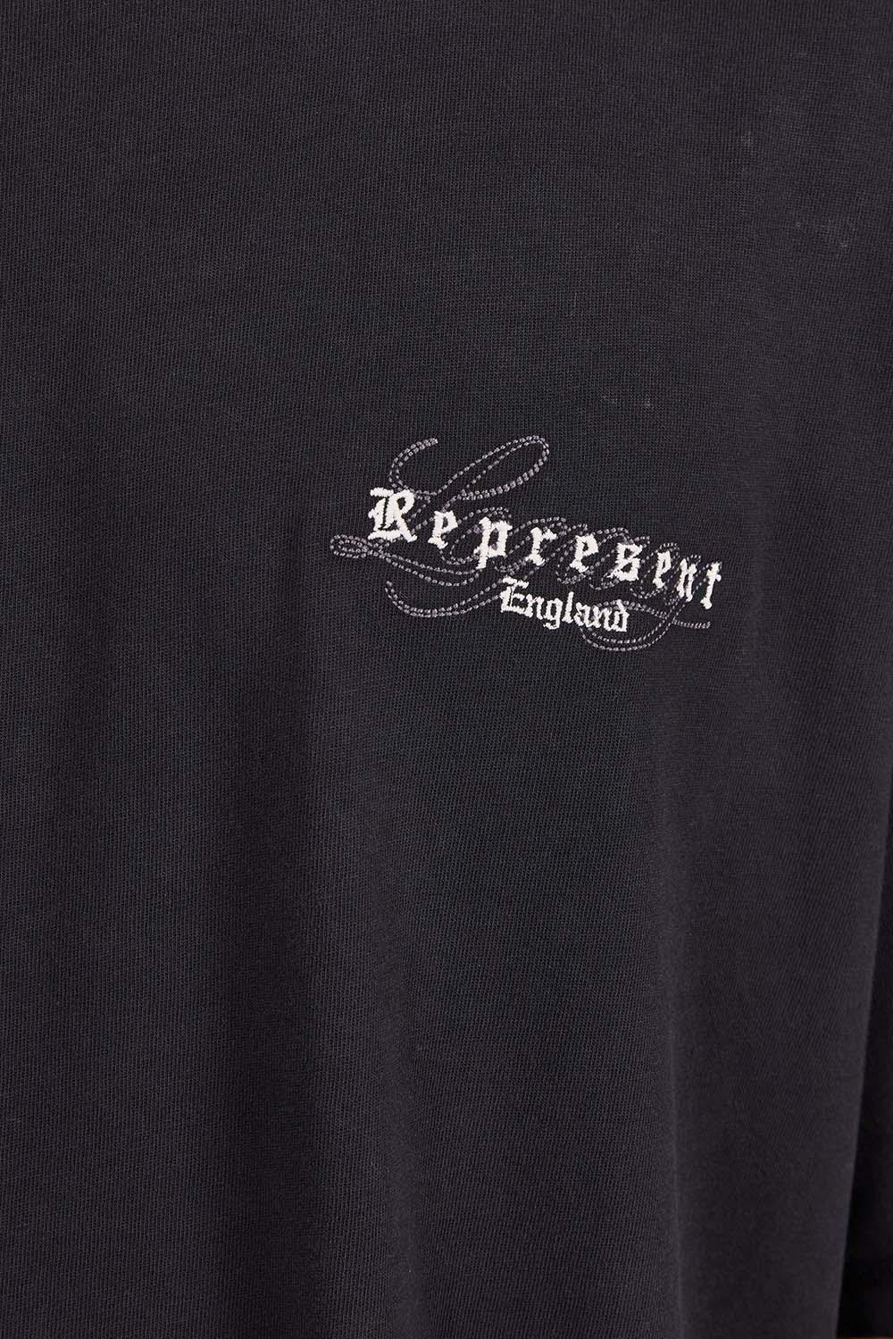 תמונת דוגמן אחורית של חולצת טי