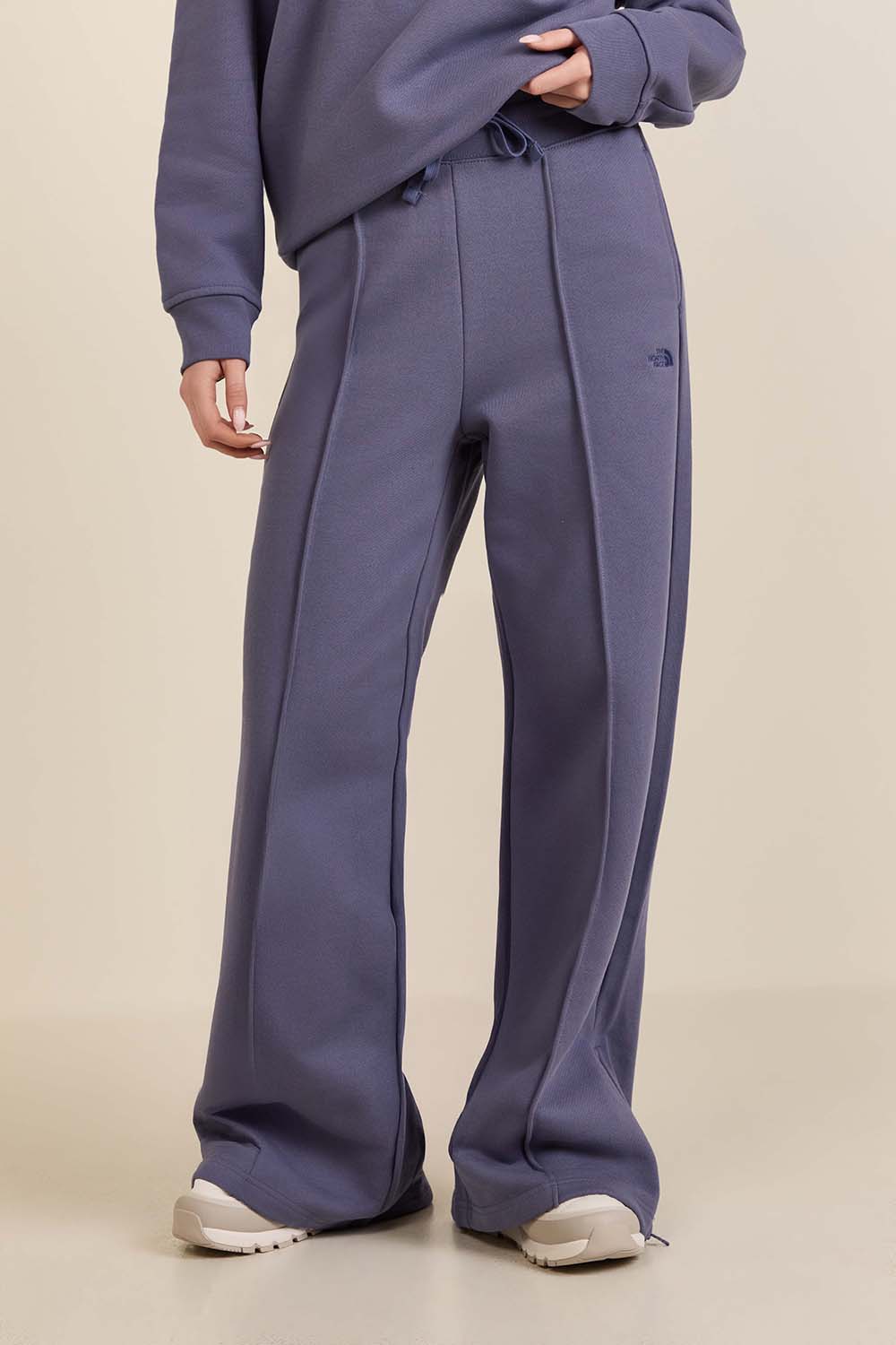 תמונת דוגמן קידמית של מכנסי ג'וגר