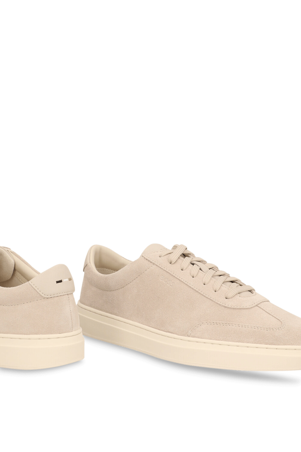 תמונת תקריב של נעלי סניקרס