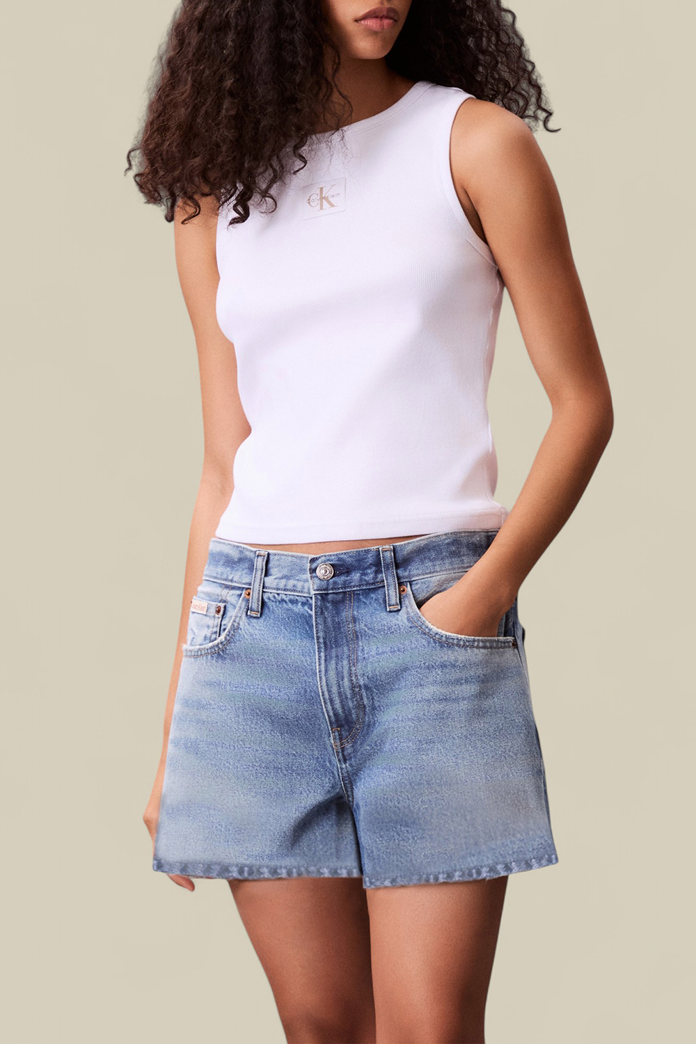 תמונת דוגמן קידמית של גופיית ריב